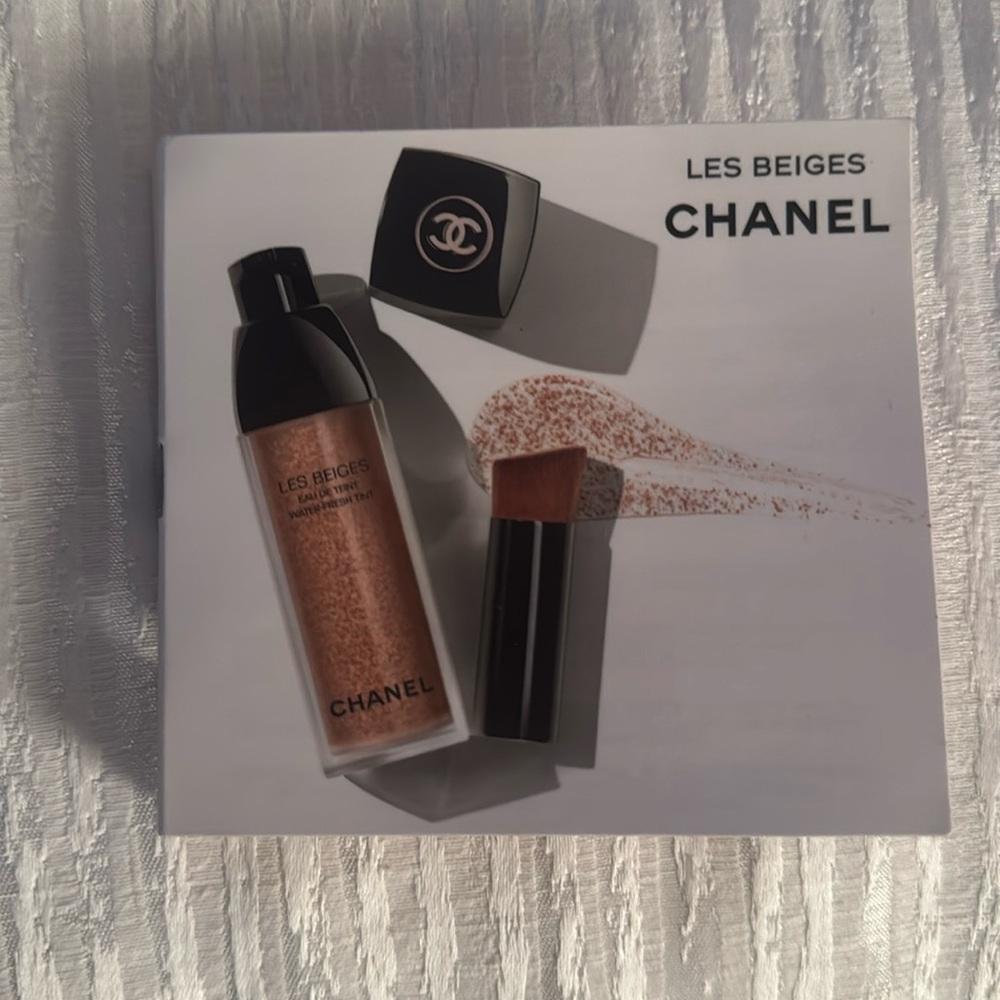 NEW CHANEL Les Beiges Water-Fresh Teint MINI Foundation Brush+Sample
